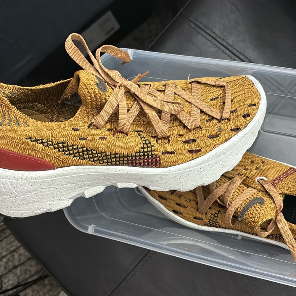 Nike Space Hippie 04 sneakers